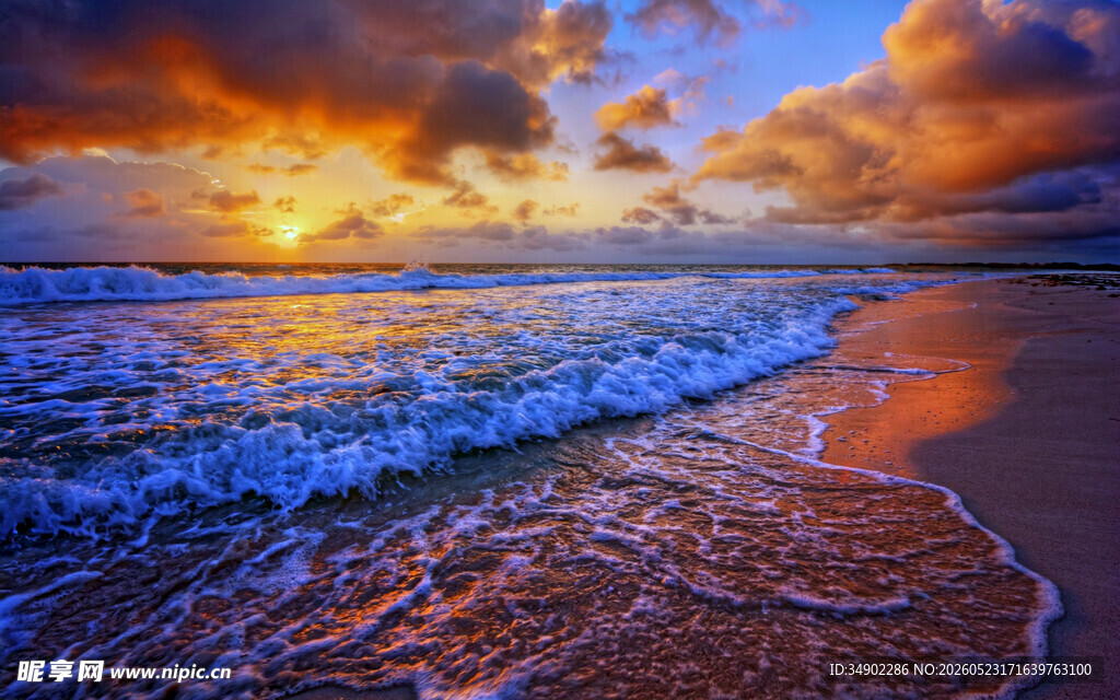 海边绝美日落海浪沙滩景