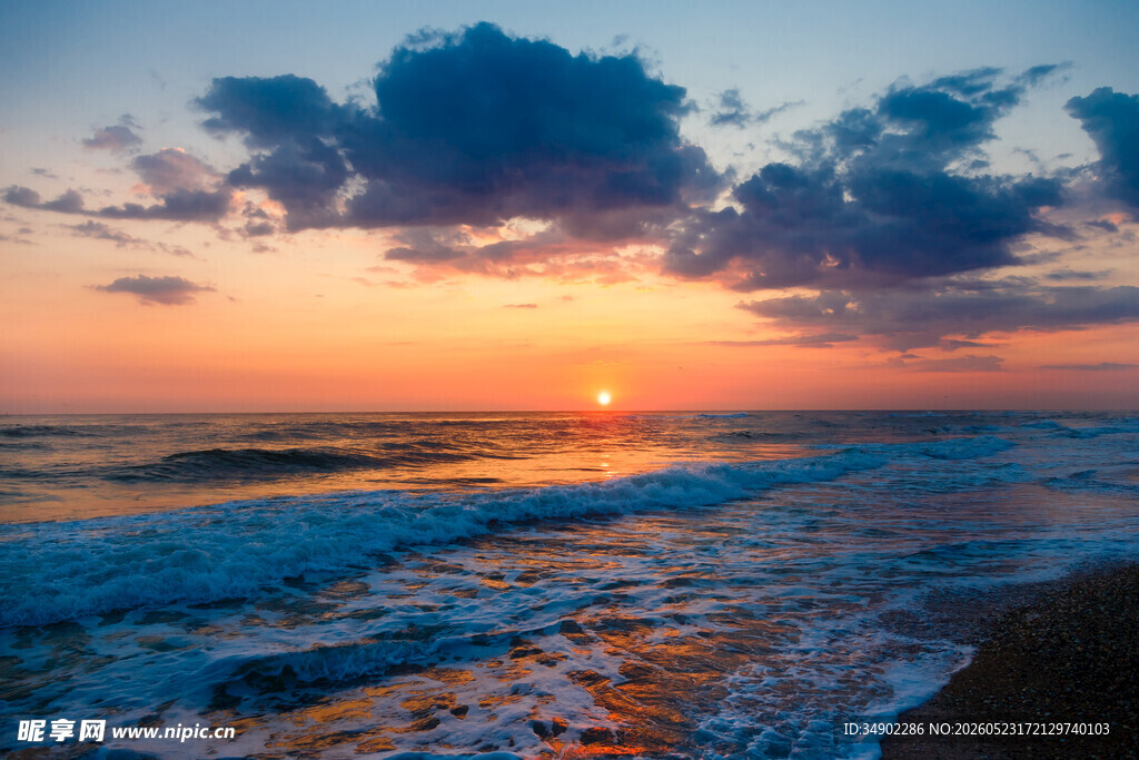 海边绝美日落海浪景观