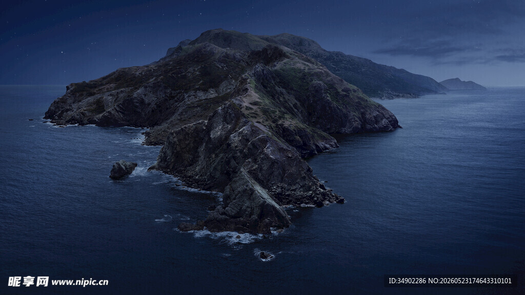 海上孤岩夜景
