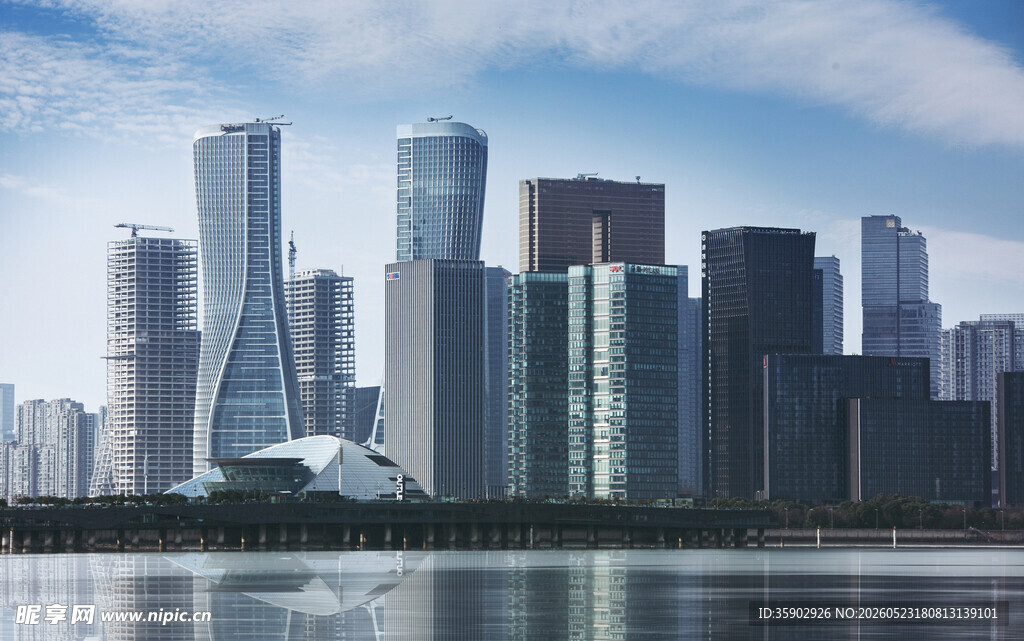 现代都市滨水天际线景观
