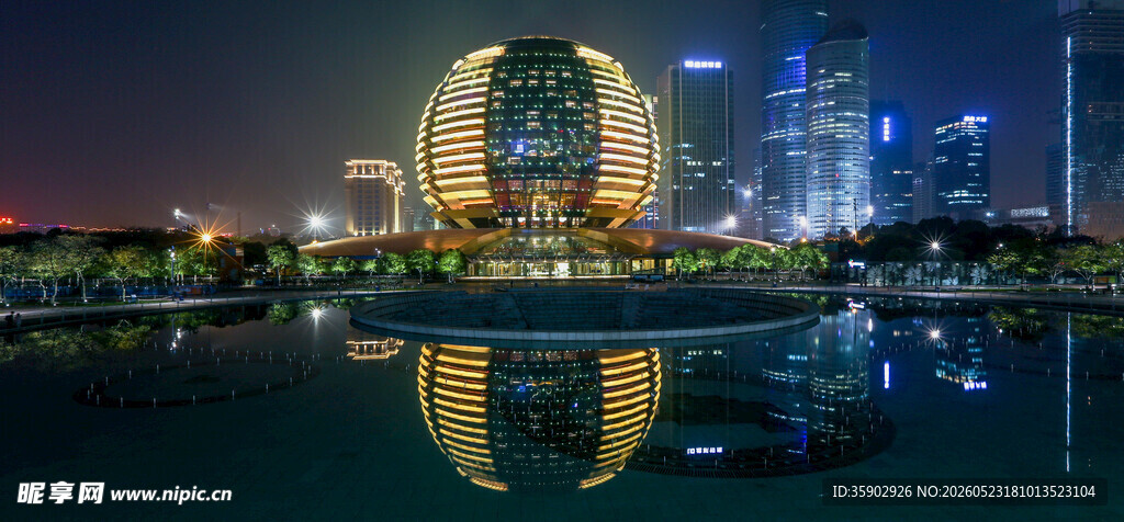杭州夜景中的现代建筑景观