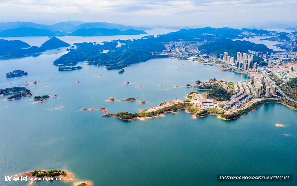 海滨城市美丽风光俯瞰图