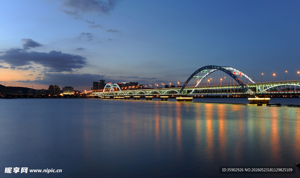 城市桥梁夜景美丽风光