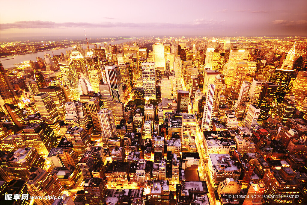城市璀璨夜景俯瞰图