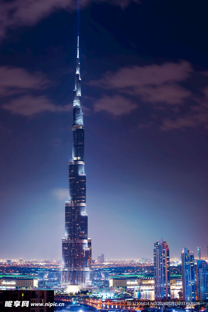 迪拜塔夜景璀璨