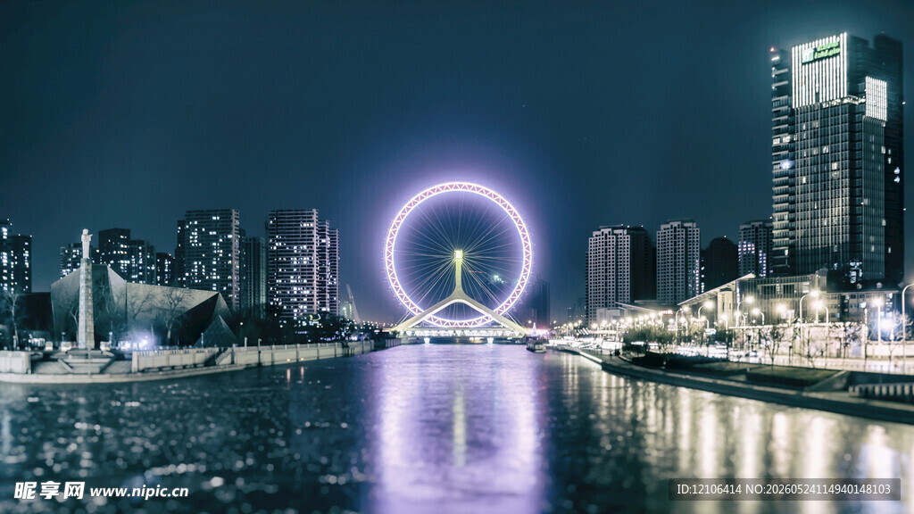 城市河畔璀璨摩天轮夜景