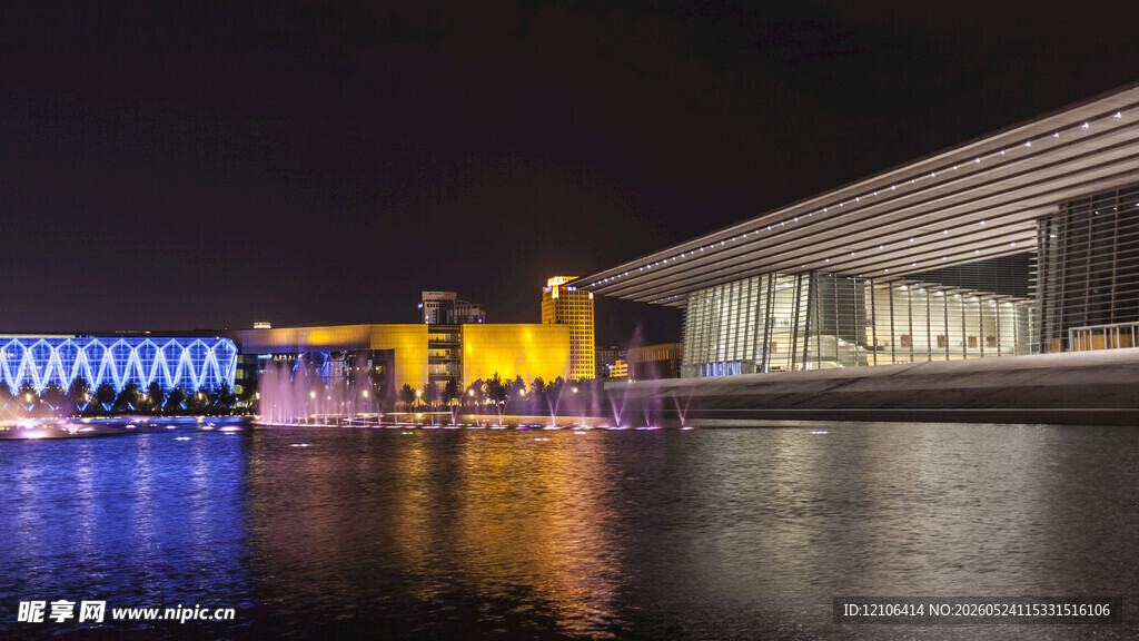 城市夜景河畔璀璨建筑