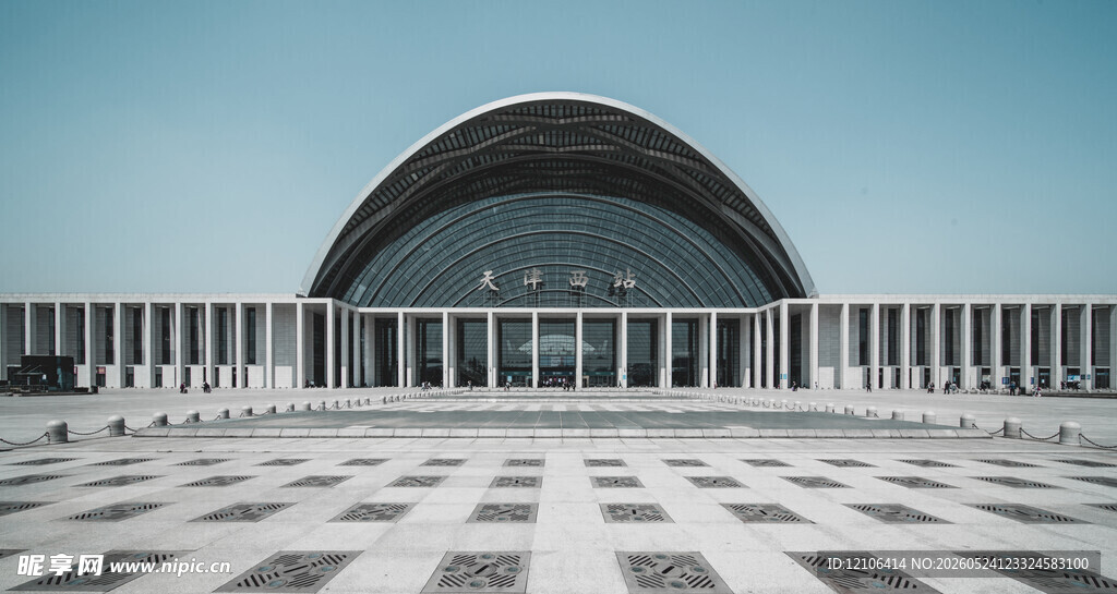 现代建筑广场全景