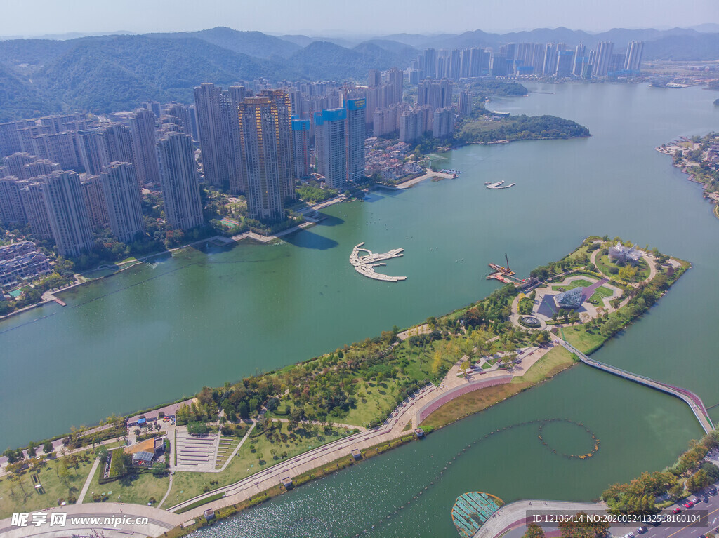 城市河畔风光全景俯瞰