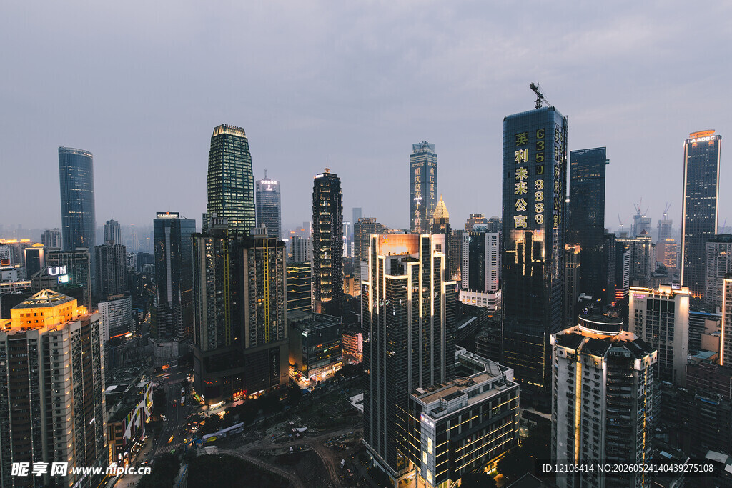 都市天际线夜景俯瞰