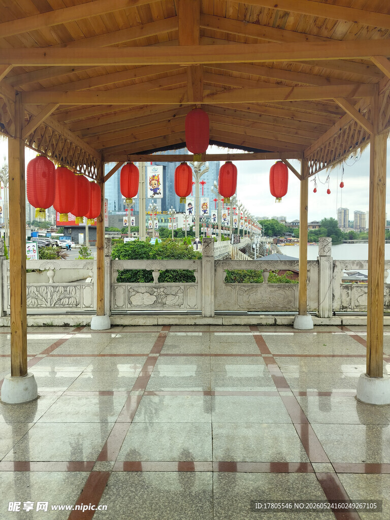 中式凉亭挂红灯笼场景