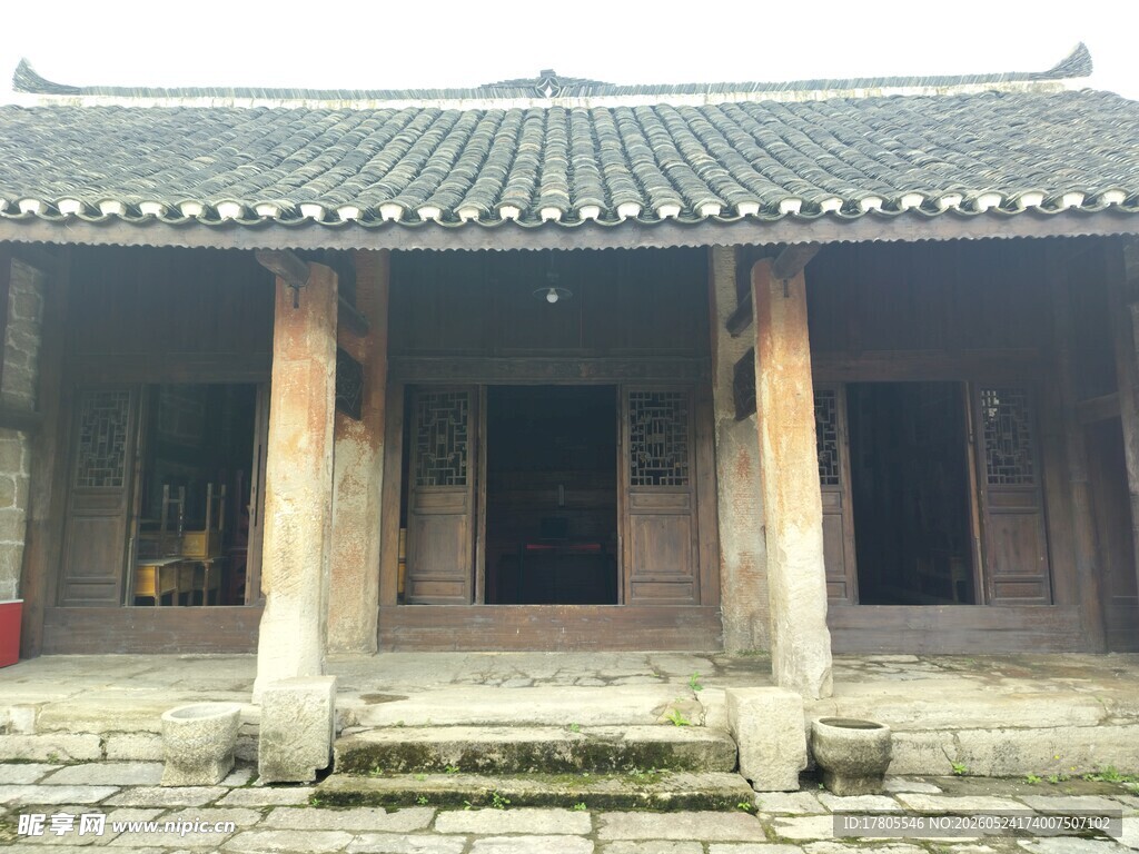 古朴中式传统建筑庭院