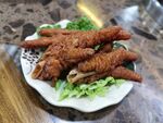 美味虎皮凤爪摆于盘中