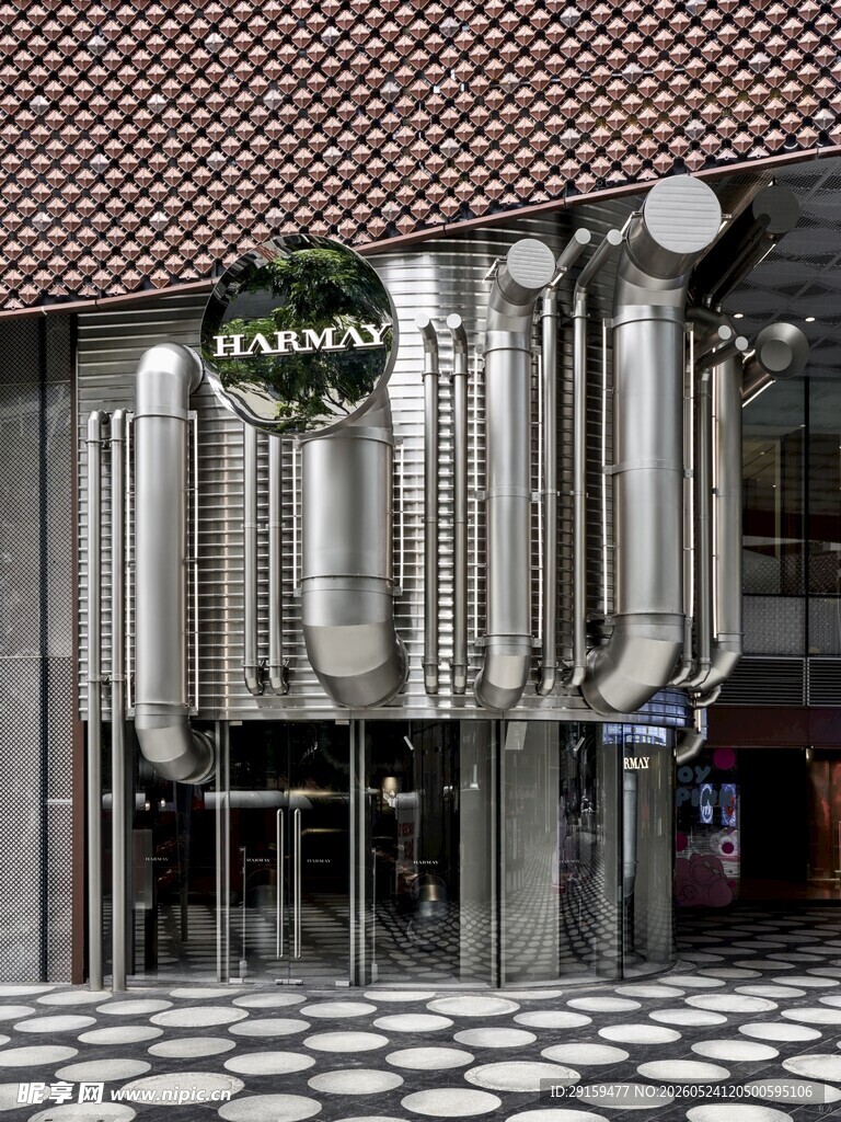 现代金属质感的建筑外观