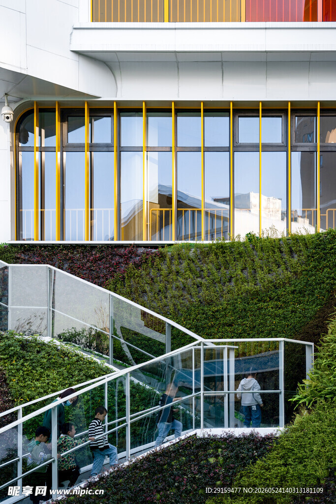 现代建筑户外绿植景观