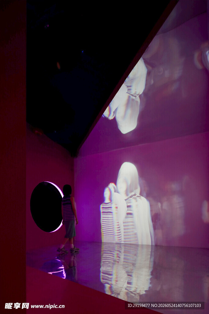 梦幻光影艺术展示场景