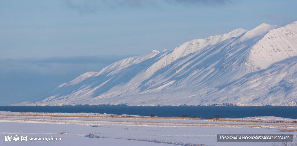 雪山旷野壮丽风景