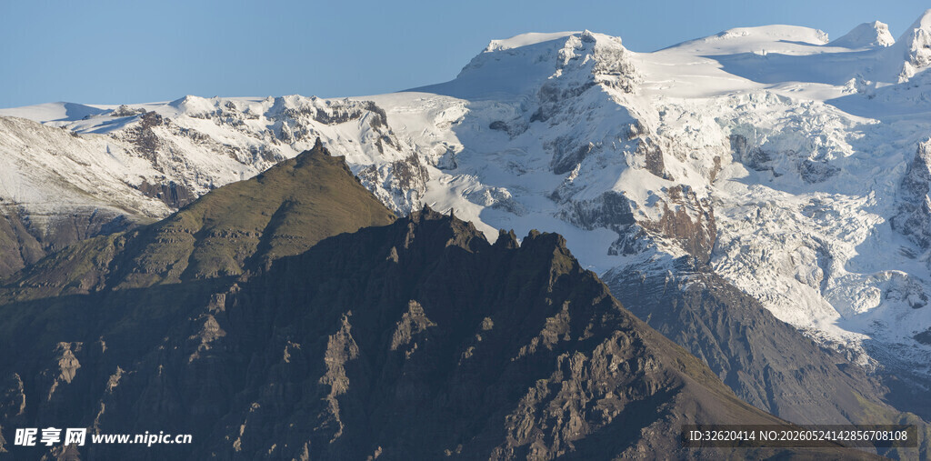 壮丽雪山景观
