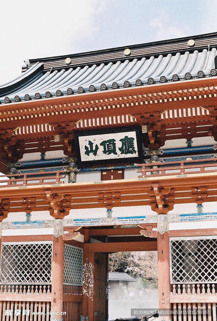 日式传统建筑屋檐景观