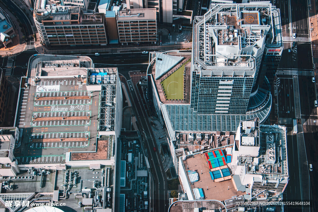 俯瞰城市建筑群景观