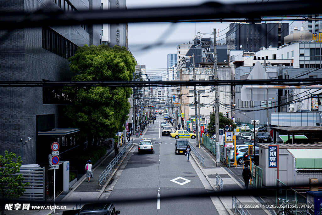 城市街道景象