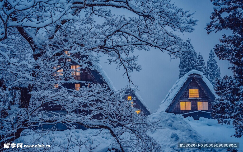 雪夜中的温馨小屋