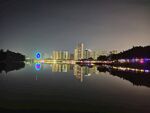城市夜景湖面倒影璀璨灯火