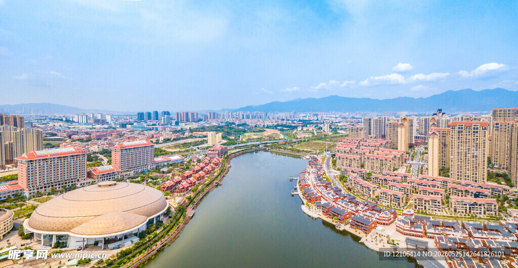 城市河畔风光俯瞰图