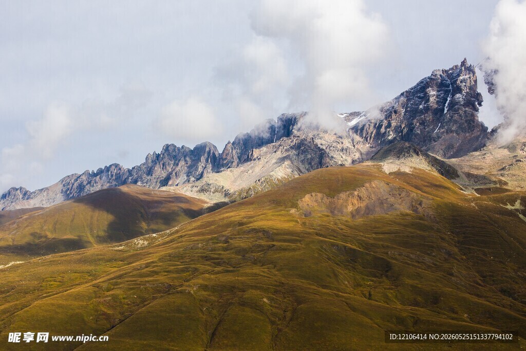 壮丽高山风光景色