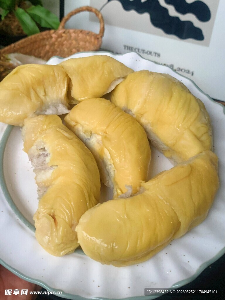 美味切开的榴莲果肉