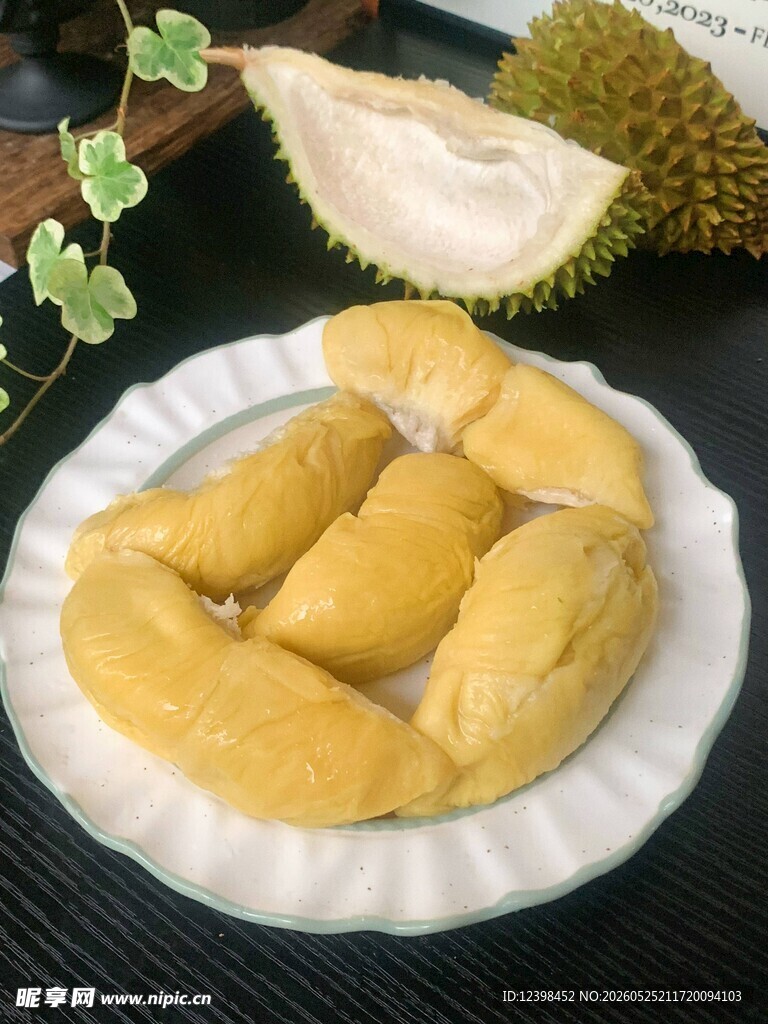 新鲜切开的美味榴莲果肉