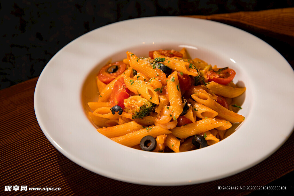 美味鲜虾意面摆盘精美