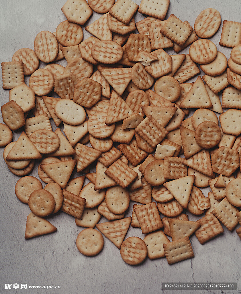 香脆可口的切片谷物零食