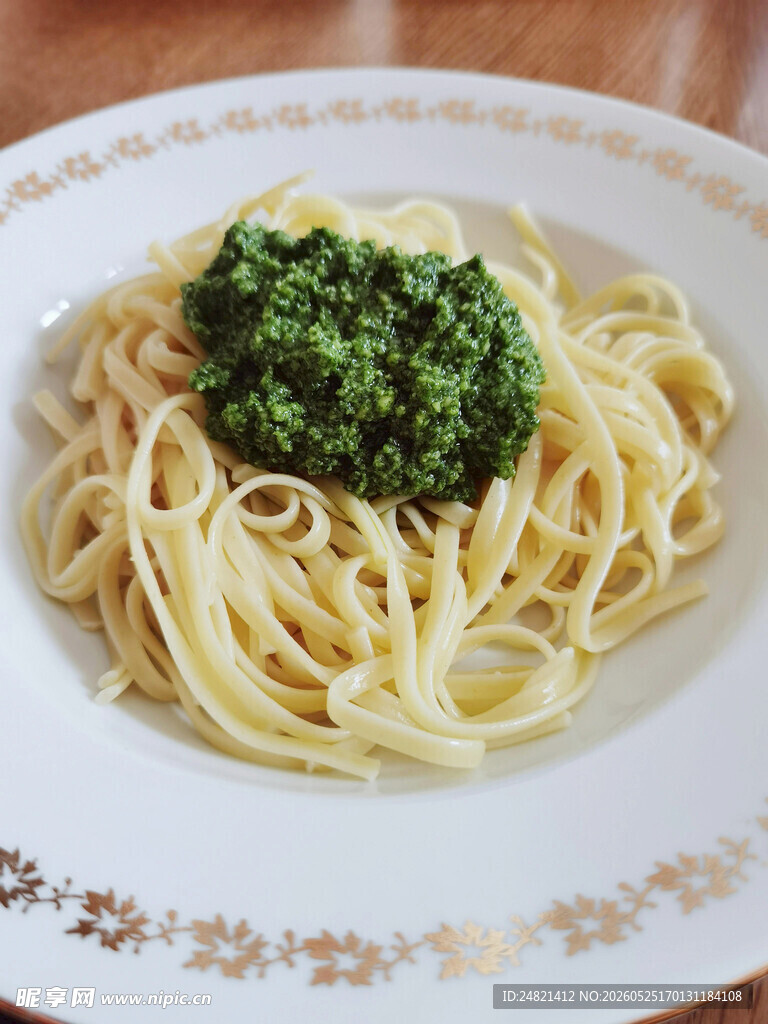 美味青酱意面