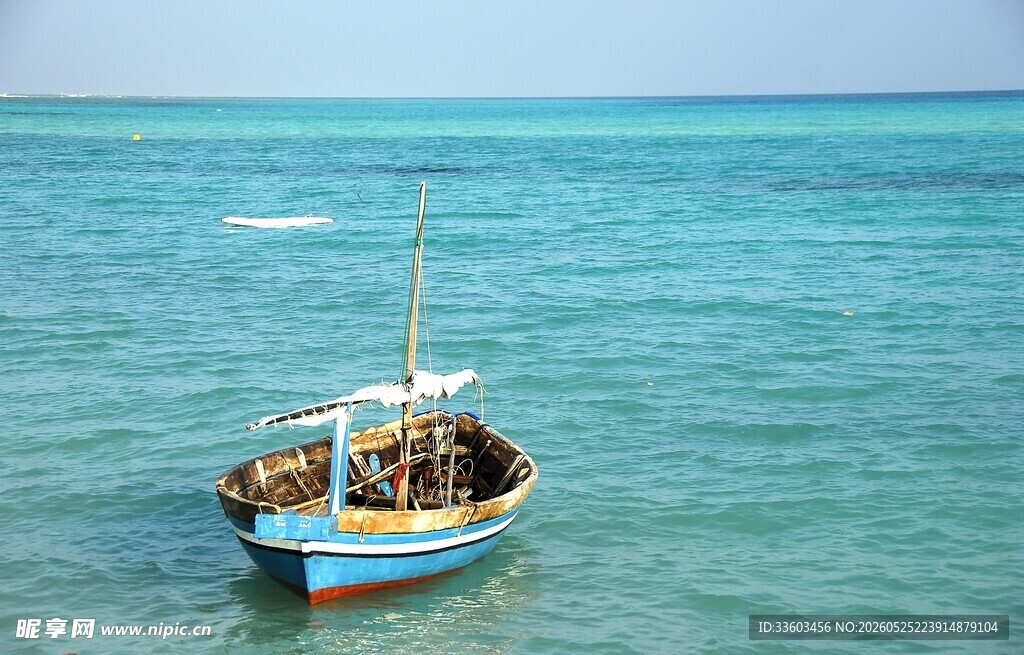 海上渔船满载而归