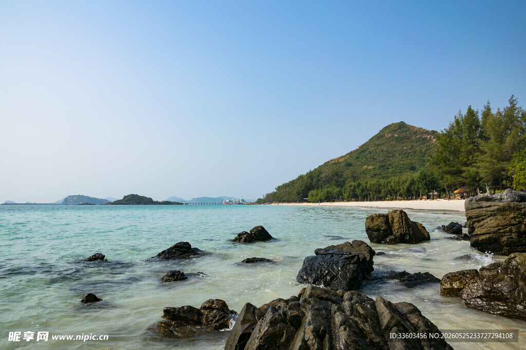 美丽海滨岩石景观