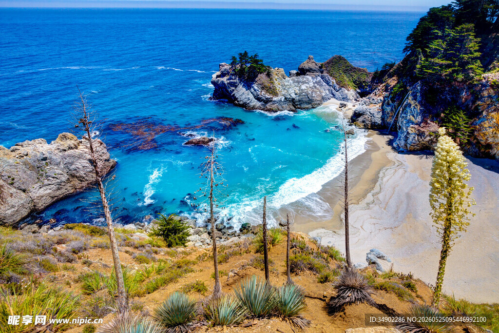梦幻蓝色海岸美景