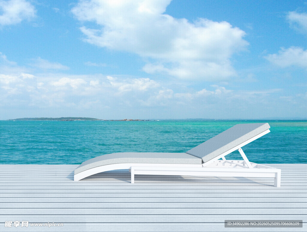 海边白色躺椅
