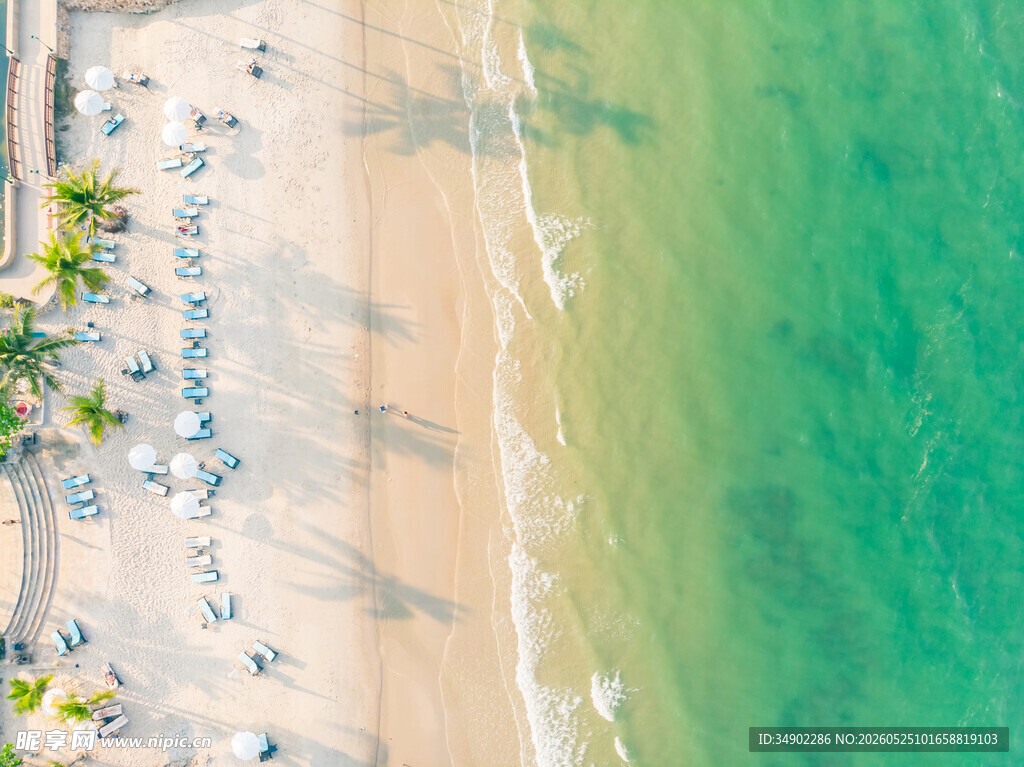 美丽海滨沙滩休闲场景