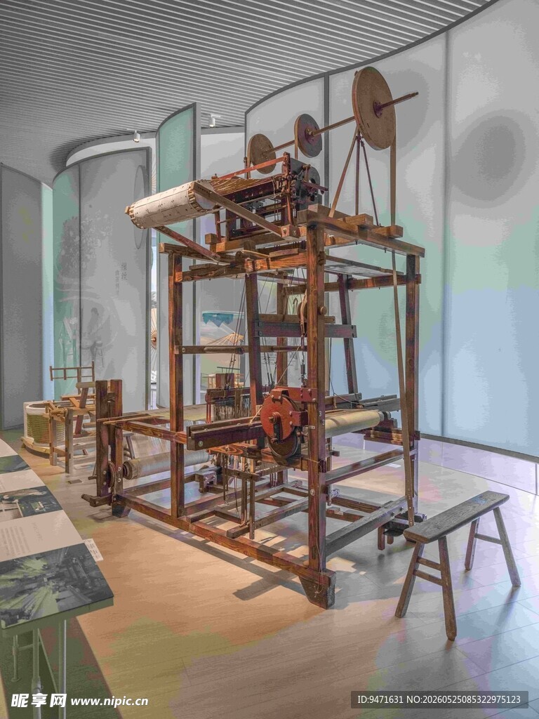 古代织布机展示