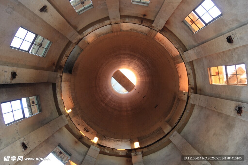 圆形建筑内部仰视景观