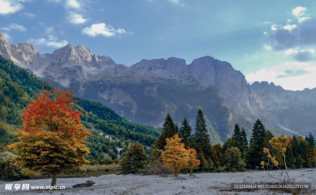 秋日山间美景