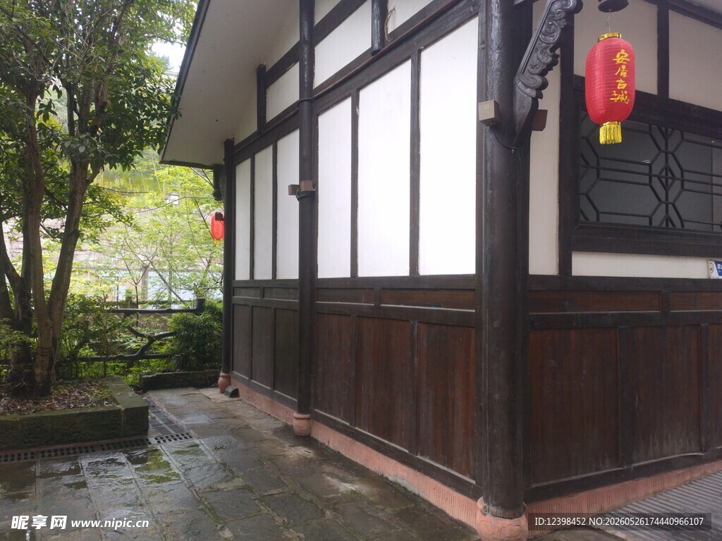 日式传统建筑外观一角