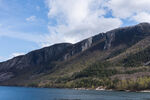 湖畔青山美景