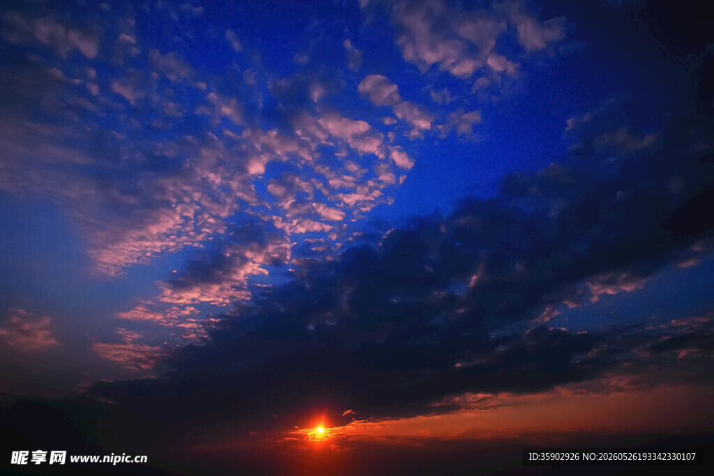 壮丽日出天空美景如画