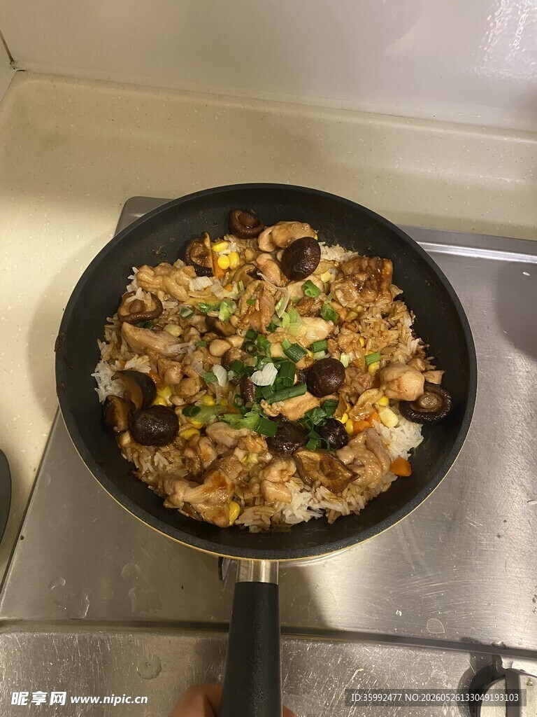 冬菇鸡腿饭