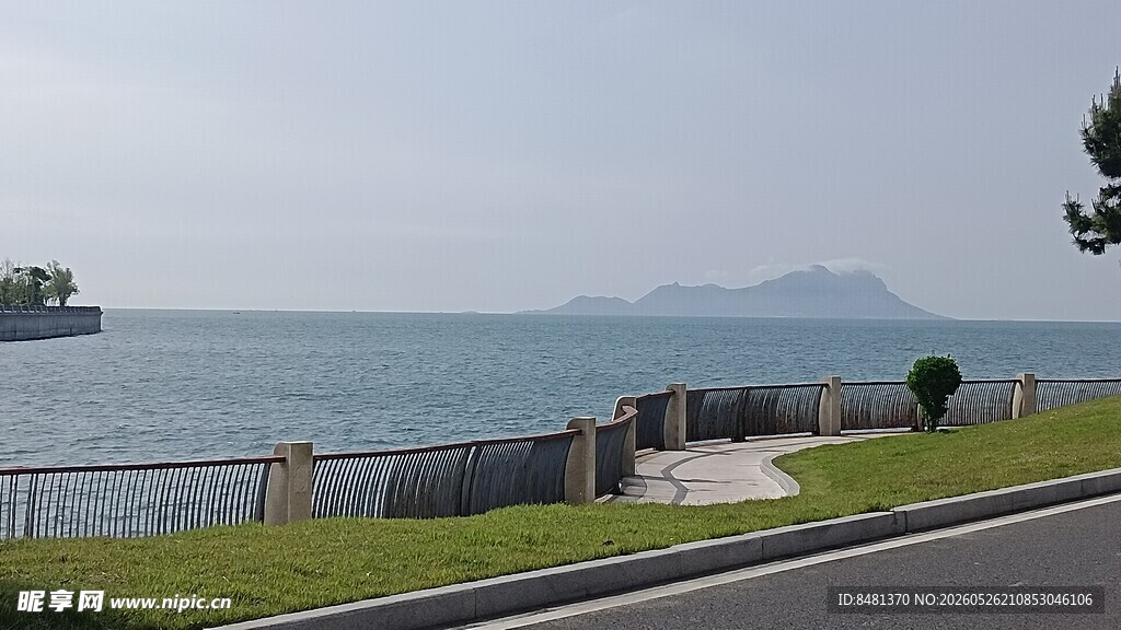 海滨公路旁的美丽海景