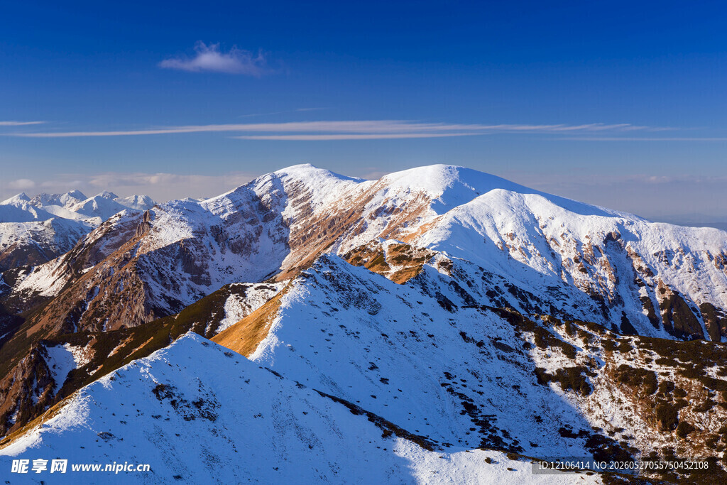 壮丽雪山景观