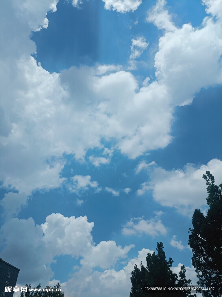蓝天白云