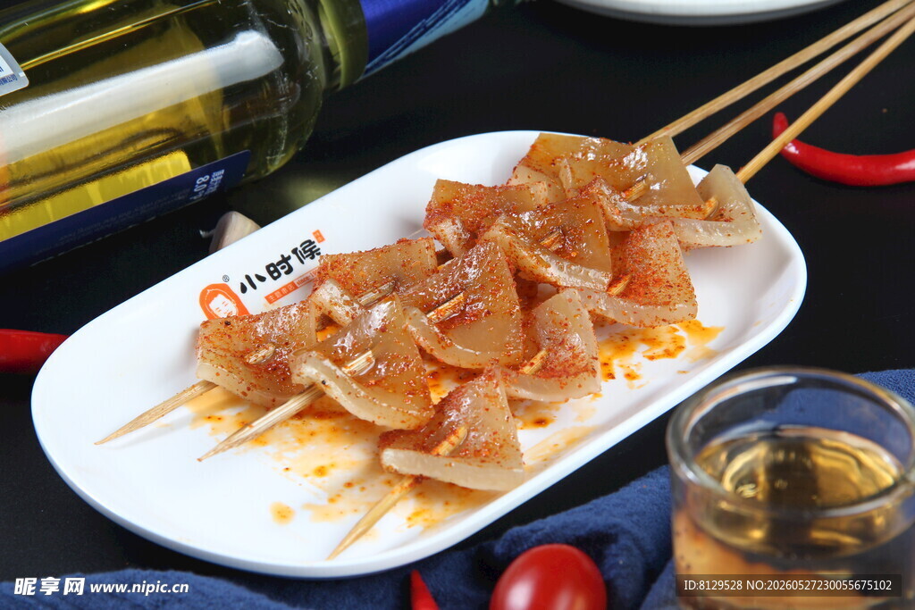 美味烤牛筋串诱人下酒菜